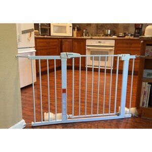 Metal Baby Gate Dog Gate 29''-48'' Auto Close Extra Wide Pet Gate